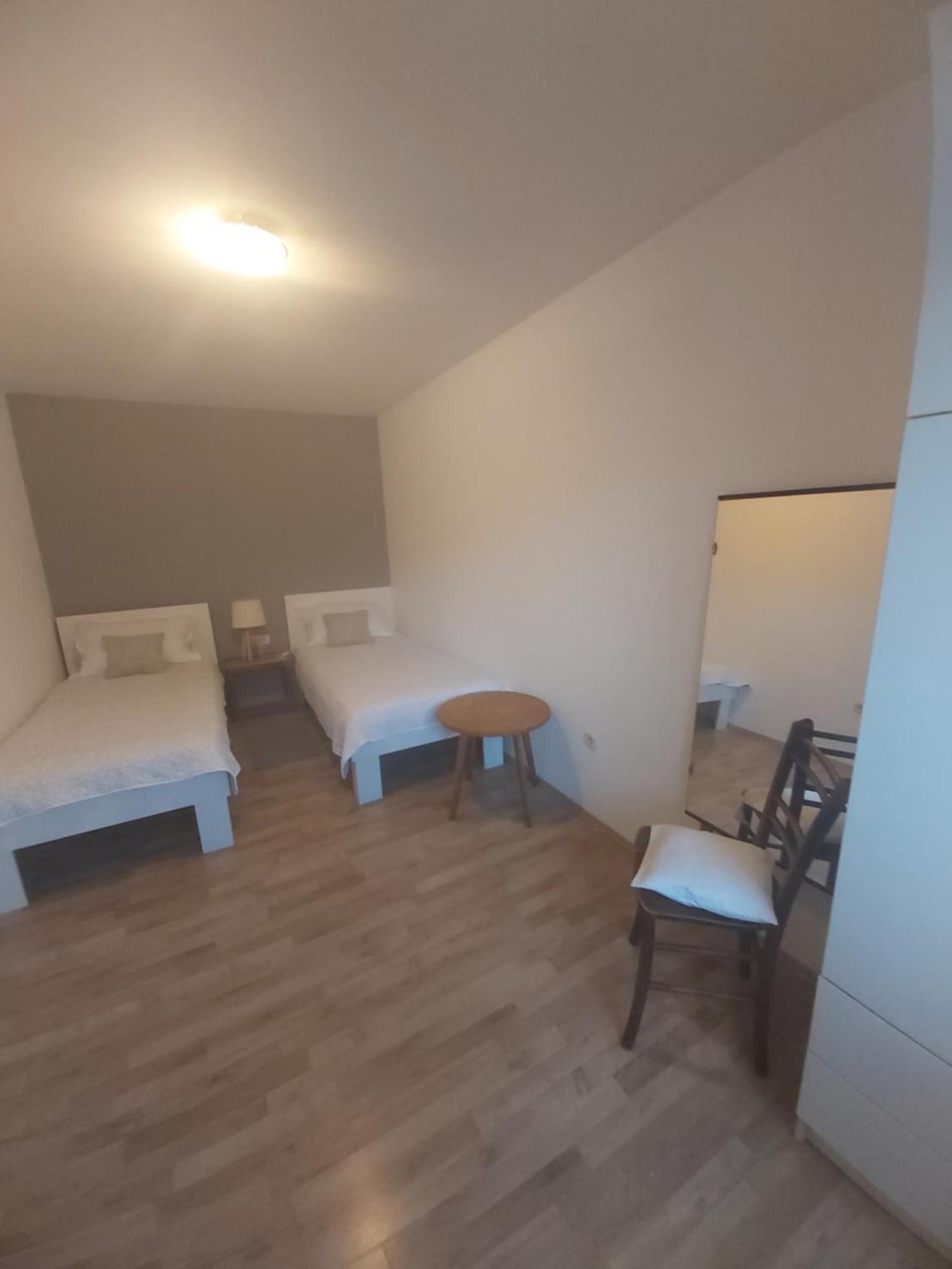Apartman Luce With Shared Pool Zára Kültér fotó