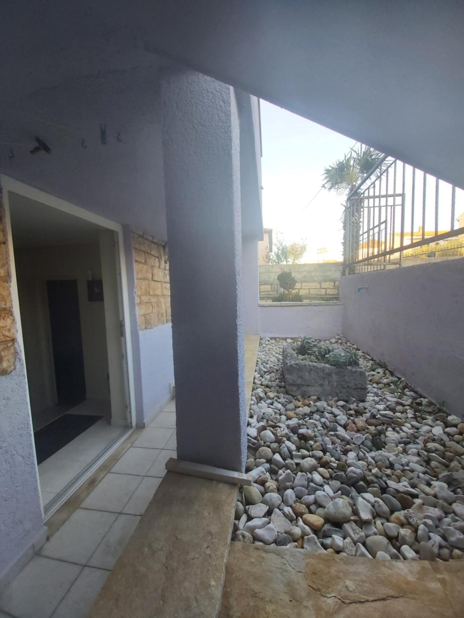 Apartman Luce With Shared Pool Zára Kültér fotó